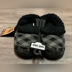 NWT 🖤 MUK LUKS Leigh Clog Slippers | Gray/Black Buffalo Plaid | Women’s Sz 9